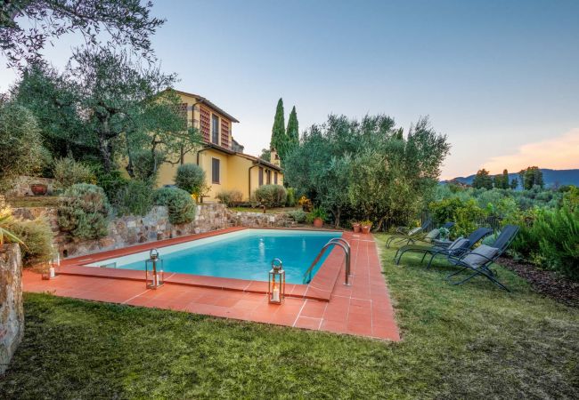 Villa à Lucca - Villa Debby, 2 bedrooms Farmhouse with Pool on the Hills of Lucca Villa à Lucca - Villa Debby, 2 bedrooms Farmhouse with Pool on the Hills of Lucca
