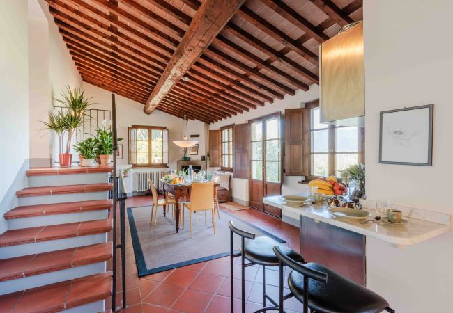 Villa à Lucca - Villa Debby, 2 bedrooms Farmhouse with Pool on the Hills of Lucca Villa à Lucca - Villa Debby, 2 bedrooms Farmhouse with Pool on the Hills of Lucca