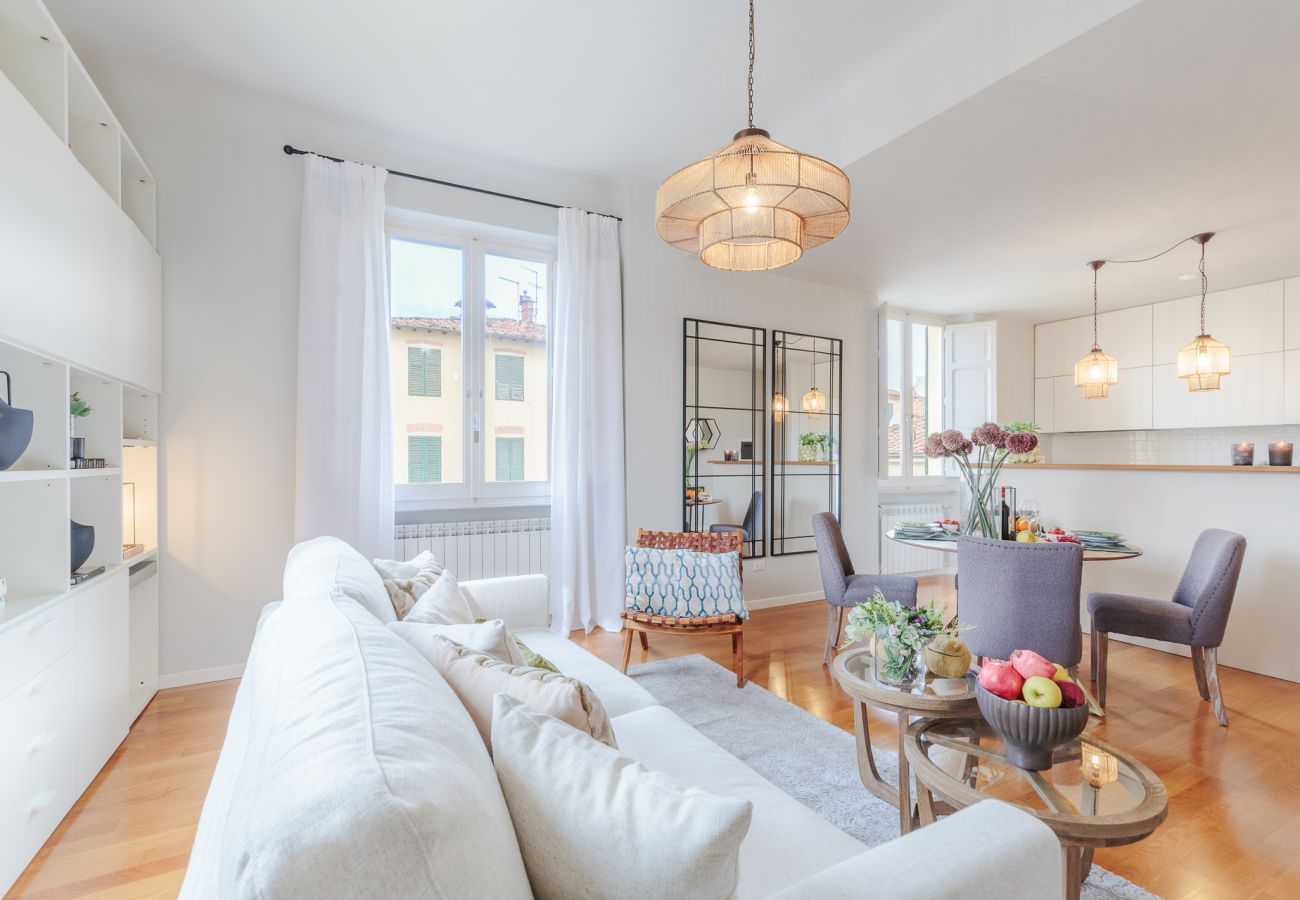 Appartement à Lucques - A Fresh Modern Penthouse inside the Walls of Lucca Appartement à Lucques - A Fresh Modern Penthouse inside the Walls of Lucca