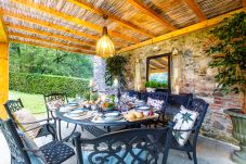Villa à San Macario In Piano - The Tuscan Mill Farmhouse: Where Timeless Charm Meets Modern Tranquility