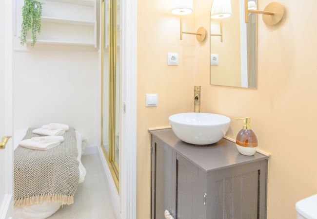 Appartement à Madrid - Atractivo apartamento de un dormitorio con patio interior junto al Intercambiador de Avenida América CTG83 Appartement à Madrid - Atractivo apartamento de un dormitorio con patio interior junto al Intercambiador de Avenida América CTG83