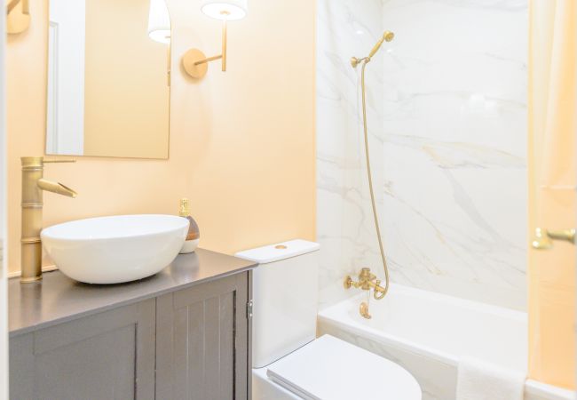 Appartement à Madrid - Atractivo apartamento de un dormitorio con patio interior junto al Intercambiador de Avenida América CTG83 Appartement à Madrid - Atractivo apartamento de un dormitorio con patio interior junto al Intercambiador de Avenida América CTG83