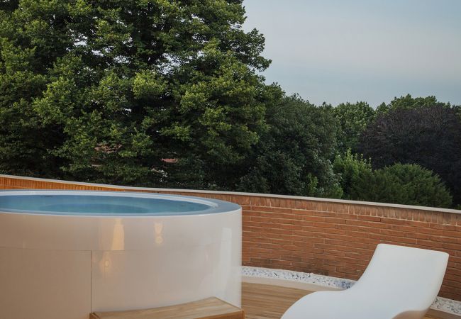 Appartement à Lucca - Canticle Lucca Luxury Apartment with Elevator, Terrace, Parking and Jacuzzi Appartement à Lucca - Canticle Lucca Luxury Apartment with Elevator, Terrace, Parking and Jacuzzi