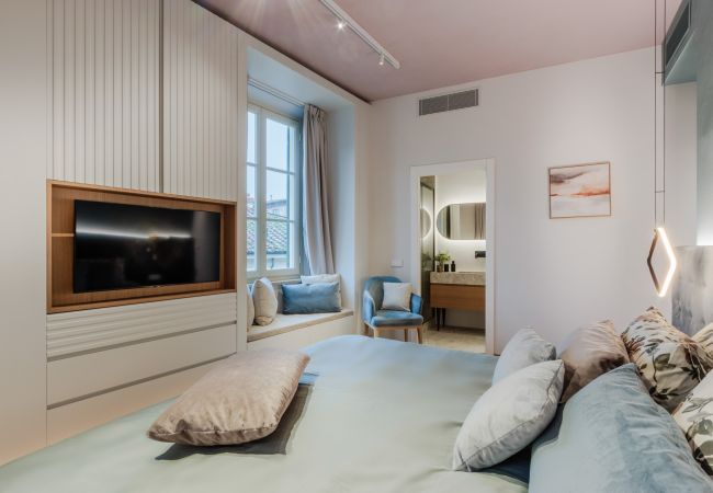 Appartement à Lucca - Casa Silvestro Modern Spacious 3 Bedrooms Luxury Apartment inside the Walls of Lucca Appartement à Lucca - Casa Silvestro Modern Spacious 3 Bedrooms Luxury Apartment inside the Walls of Lucca