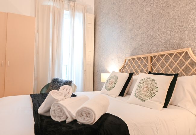 Appartement à Madrid -  Vivez la vie madrilène ! Maison confortable de 2 chambres à quelques minutes de la Puerta del Sol à Madrid Appartement à Madrid -  Vivez la vie madrilène ! Maison confortable de 2 chambres à quelques minutes de la Puerta del Sol à Madrid