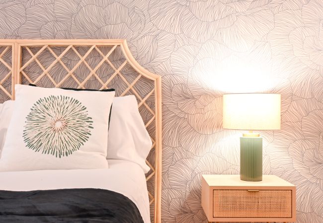 Appartement à Madrid -  Vivez la vie madrilène ! Maison confortable de 2 chambres à quelques minutes de la Puerta del Sol à Madrid Appartement à Madrid -  Vivez la vie madrilène ! Maison confortable de 2 chambres à quelques minutes de la Puerta del Sol à Madrid