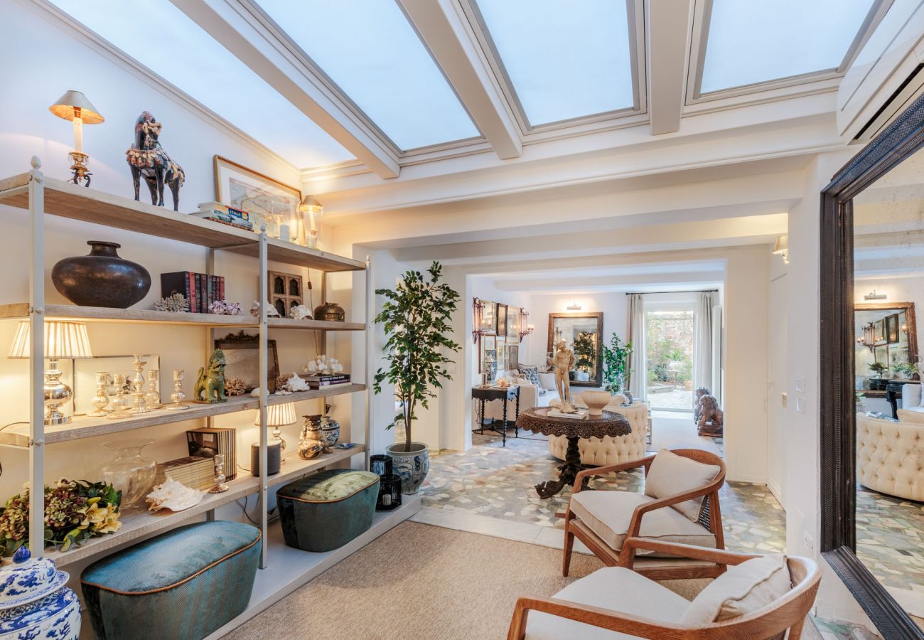 Appartement à Lucques - Luxury Home, Private Garden and Jacuzzi inside Lucca Appartement à Lucques - Luxury Home, Private Garden and Jacuzzi inside Lucca