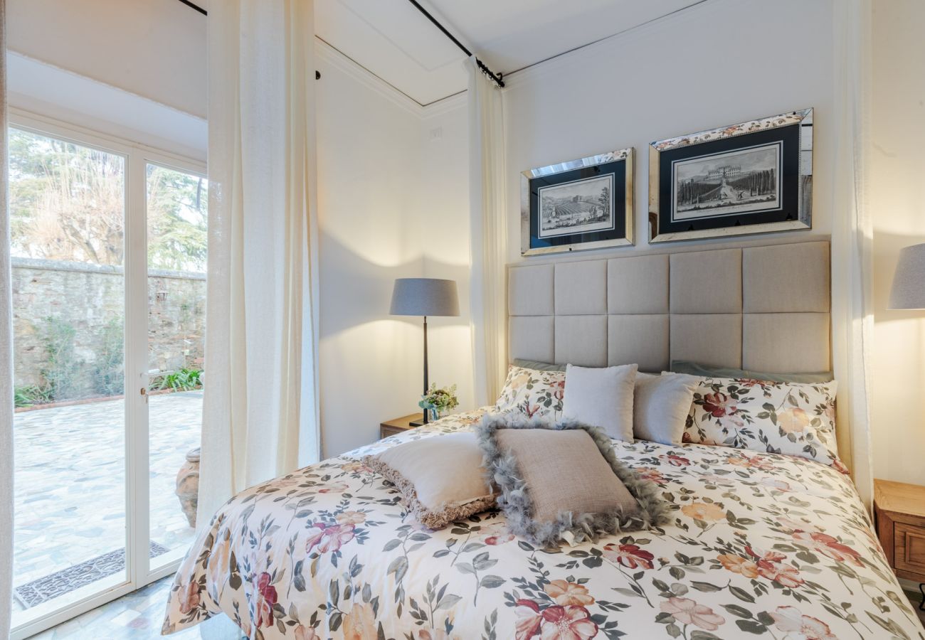 Appartement à Lucques - Luxury Home, Private Garden and Jacuzzi inside Lucca Appartement à Lucques - Luxury Home, Private Garden and Jacuzzi inside Lucca