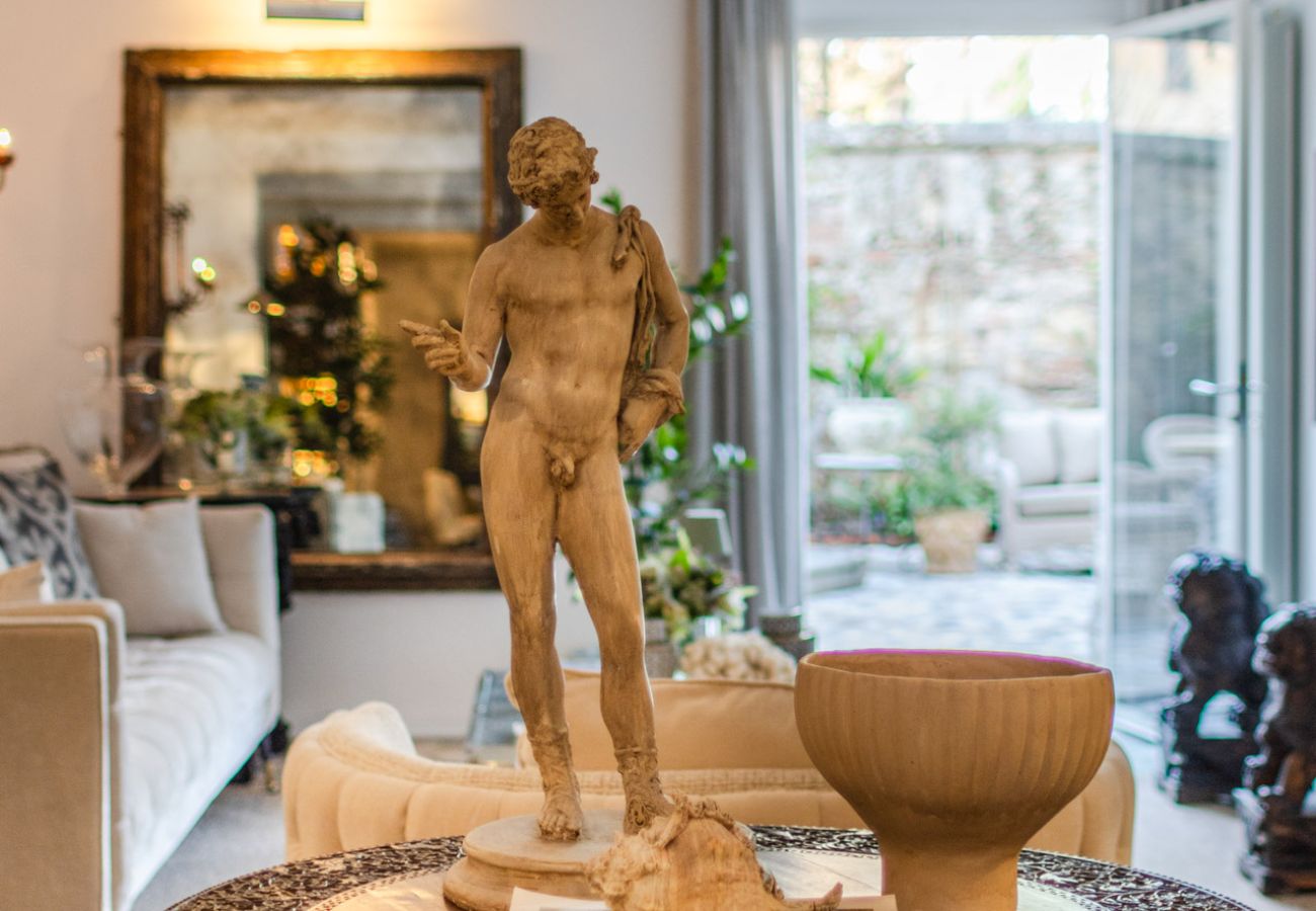 Appartement à Lucques - Luxury Home, Private Garden and Jacuzzi inside Lucca Appartement à Lucques - Luxury Home, Private Garden and Jacuzzi inside Lucca