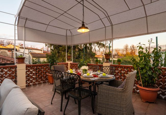 Appartement à Lucca - Modern 3 Bedrooms Apartment with Terrace inside the Walls of Lucca Appartement à Lucca - Modern 3 Bedrooms Apartment with Terrace inside the Walls of Lucca