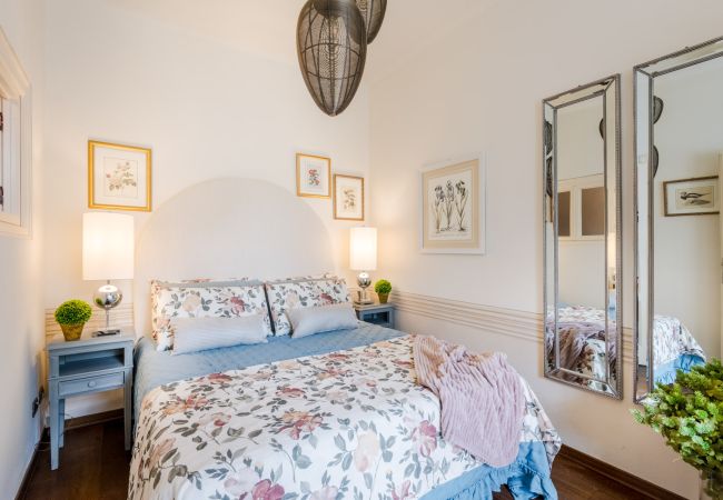 Appartement à Lucca - Panoramic Penthouse with Terrace, 2 bedrooms 2 bathrooms inside the Walls of Lucca Appartement à Lucca - Panoramic Penthouse with Terrace, 2 bedrooms 2 bathrooms inside the Walls of Lucca