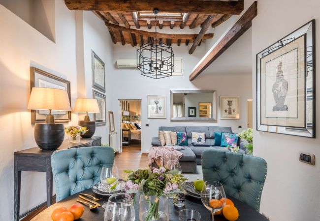 Appartement à Lucca - Panoramic Penthouse with Terrace, 2 bedrooms 2 bathrooms inside the Walls of Lucca Appartement à Lucca - Panoramic Penthouse with Terrace, 2 bedrooms 2 bathrooms inside the Walls of Lucca