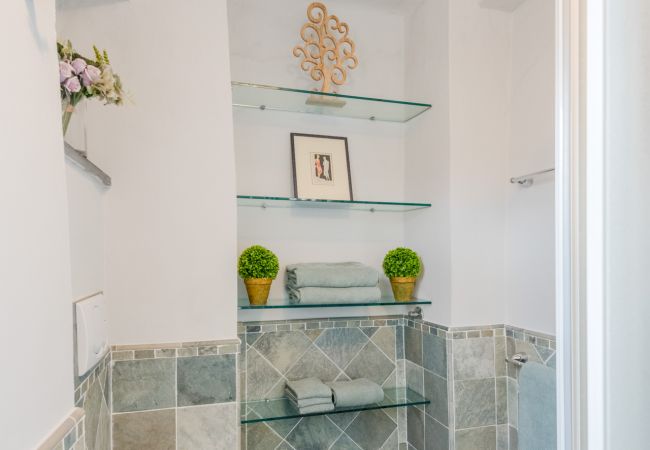 Appartement à Lucca - Panoramic Penthouse with Terrace, 2 bedrooms 2 bathrooms inside the Walls of Lucca Appartement à Lucca - Panoramic Penthouse with Terrace, 2 bedrooms 2 bathrooms inside the Walls of Lucca