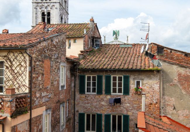 Appartement à Lucca - Panoramic Penthouse with Terrace, 2 bedrooms 2 bathrooms inside the Walls of Lucca Appartement à Lucca - Panoramic Penthouse with Terrace, 2 bedrooms 2 bathrooms inside the Walls of Lucca