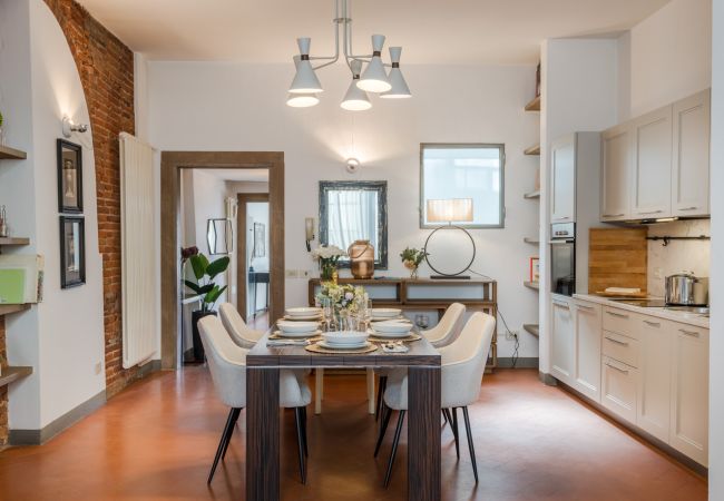 Appartement à Lucca - Modern Panoramic Penthouse with Elevator inside the Walls of Lucca Appartement à Lucca - Modern Panoramic Penthouse with Elevator inside the Walls of Lucca