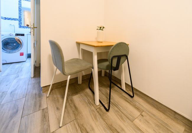 Appartement à Madrid - Appartement confortable de deux chambres sur l'Av. Albufera. Appartement à Madrid - Appartement confortable de deux chambres sur l'Av. Albufera.