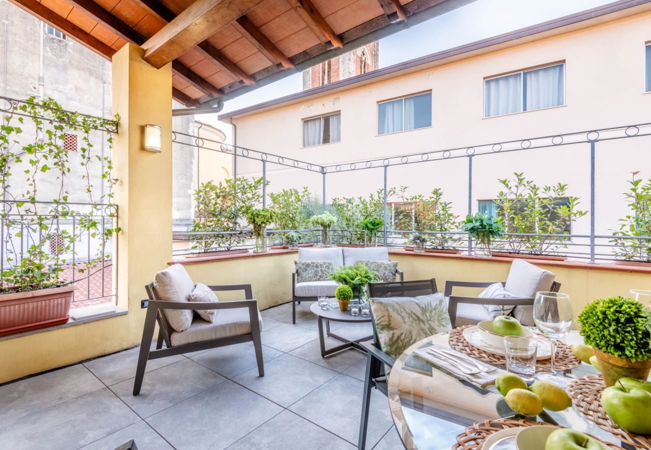 Appartement à Lucques - Smart Apartment with Terrace and Parking in Lucca