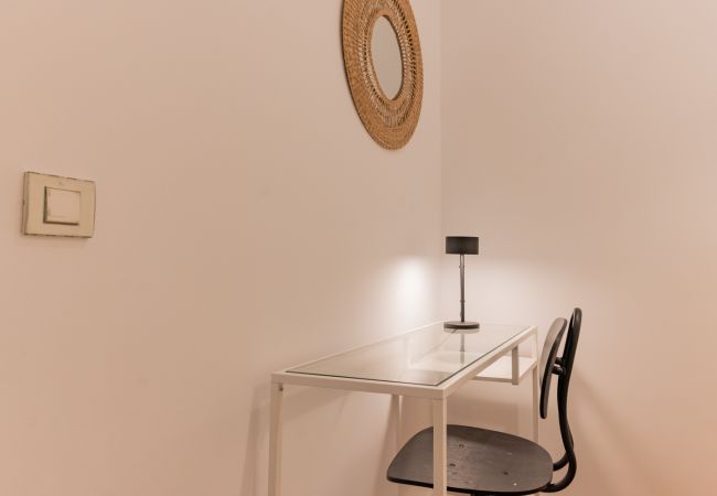 Appartement à Madrid - Appartement élégant et lumineux au coeur de Chamberí : Avec balcons et grands espaces Appartement à Madrid - Appartement élégant et lumineux au coeur de Chamberí : Avec balcons et grands espaces