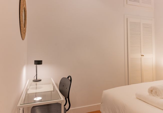 Appartement à Madrid - Appartement élégant et lumineux au coeur de Chamberí : Avec balcons et grands espaces Appartement à Madrid - Appartement élégant et lumineux au coeur de Chamberí : Avec balcons et grands espaces