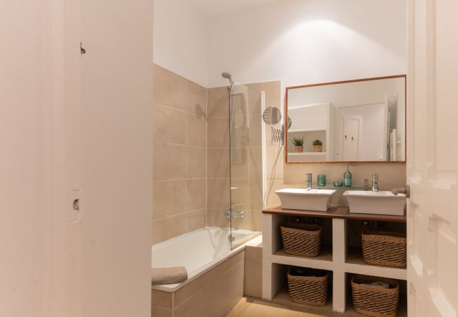 Appartement à Madrid - Appartement élégant et lumineux au coeur de Chamberí : Avec balcons et grands espaces Appartement à Madrid - Appartement élégant et lumineux au coeur de Chamberí : Avec balcons et grands espaces