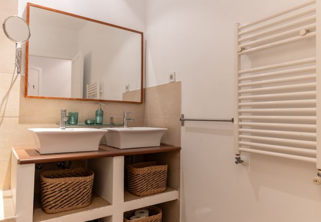 Appartement à Madrid - Appartement élégant et lumineux au coeur de Chamberí : Avec balcons et grands espaces Appartement à Madrid - Appartement élégant et lumineux au coeur de Chamberí : Avec balcons et grands espaces