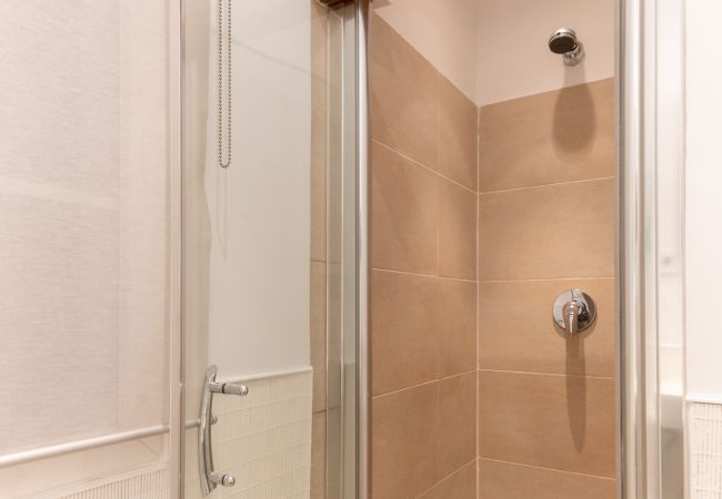 Appartement à Madrid - Appartement élégant et lumineux au coeur de Chamberí : Avec balcons et grands espaces Appartement à Madrid - Appartement élégant et lumineux au coeur de Chamberí : Avec balcons et grands espaces