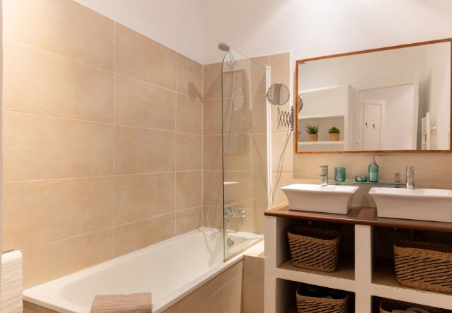 Appartement à Madrid - Appartement élégant et lumineux au coeur de Chamberí : Avec balcons et grands espaces Appartement à Madrid - Appartement élégant et lumineux au coeur de Chamberí : Avec balcons et grands espaces