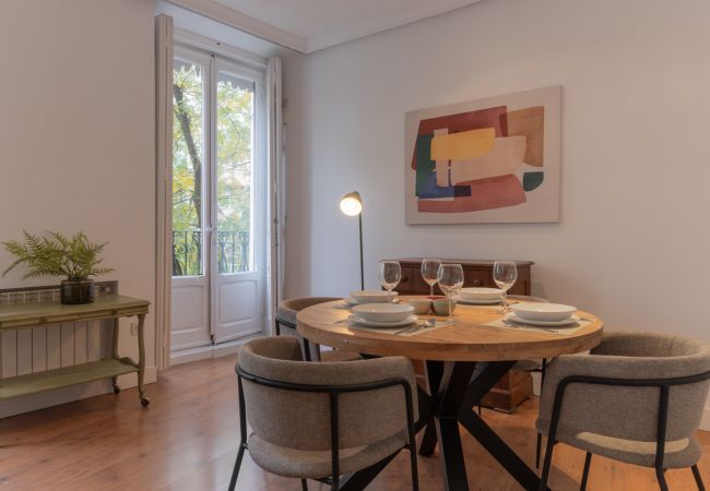 Appartement à Madrid - Appartement élégant et lumineux au coeur de Chamberí : Avec balcons et grands espaces Appartement à Madrid - Appartement élégant et lumineux au coeur de Chamberí : Avec balcons et grands espaces