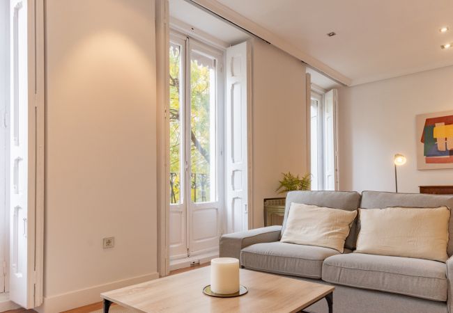 Appartement à Madrid - Appartement élégant et lumineux au coeur de Chamberí : Avec balcons et grands espaces Appartement à Madrid - Appartement élégant et lumineux au coeur de Chamberí : Avec balcons et grands espaces