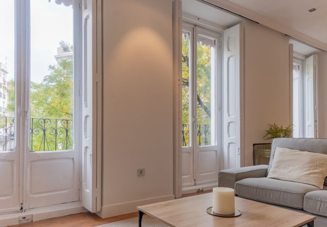 Appartement à Madrid - Appartement élégant et lumineux au coeur de Chamberí : Avec balcons et grands espaces Appartement à Madrid - Appartement élégant et lumineux au coeur de Chamberí : Avec balcons et grands espaces