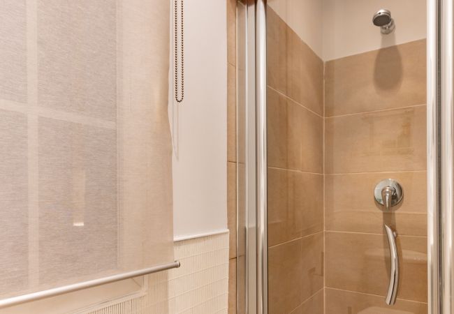 Appartement à Madrid - Appartement élégant et lumineux au coeur de Chamberí : Avec balcons et grands espaces Appartement à Madrid - Appartement élégant et lumineux au coeur de Chamberí : Avec balcons et grands espaces