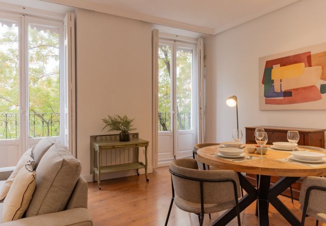 Appartement à Madrid - Appartement élégant et lumineux au coeur de Chamberí : Avec balcons et grands espaces Appartement à Madrid - Appartement élégant et lumineux au coeur de Chamberí : Avec balcons et grands espaces