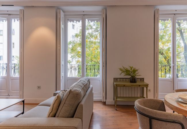 Appartement à Madrid - Appartement élégant et lumineux au coeur de Chamberí : Avec balcons et grands espaces Appartement à Madrid - Appartement élégant et lumineux au coeur de Chamberí : Avec balcons et grands espaces