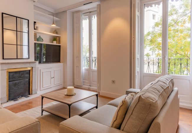 Appartement à Madrid - Appartement élégant et lumineux au coeur de Chamberí : Avec balcons et grands espaces Appartement à Madrid - Appartement élégant et lumineux au coeur de Chamberí : Avec balcons et grands espaces