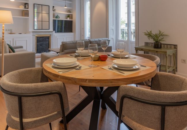 Appartement à Madrid - Appartement élégant et lumineux au coeur de Chamberí : Avec balcons et grands espaces Appartement à Madrid - Appartement élégant et lumineux au coeur de Chamberí : Avec balcons et grands espaces