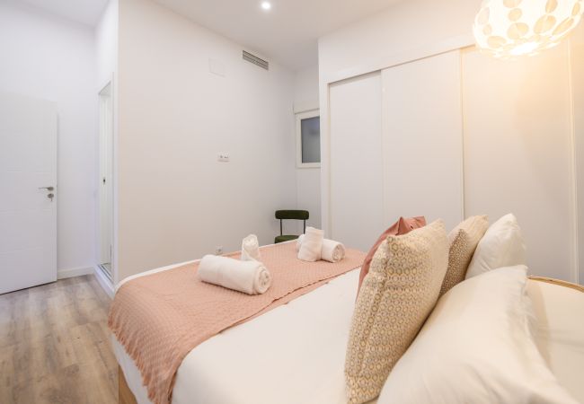 Appartement à Madrid - Confort et style urbain : votre appartement idéal avec 3 chambres  Appartement à Madrid - Confort et style urbain : votre appartement idéal avec 3 chambres