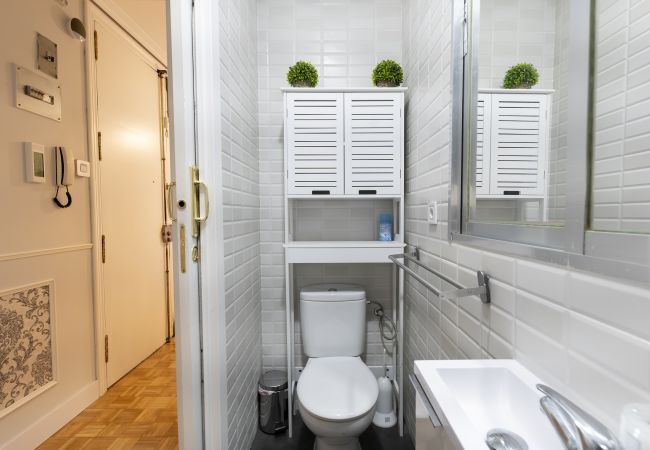 Appartement à Madrid - Appartement confortable avec balcons dans le centre de Madrid, à quelques pas de la Plaza Mayor.  Appartement à Madrid - Appartement confortable avec balcons dans le centre de Madrid, à quelques pas de la Plaza Mayor.