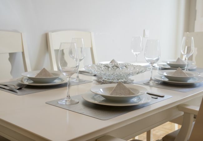 Appartement à Madrid - Appartement confortable avec balcons dans le centre de Madrid, à quelques pas de la Plaza Mayor.  Appartement à Madrid - Appartement confortable avec balcons dans le centre de Madrid, à quelques pas de la Plaza Mayor.