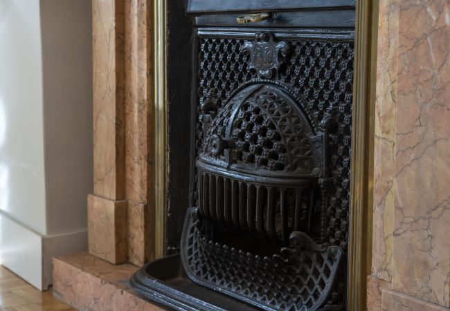 Appartement à Madrid - Appartement confortable avec balcons dans le centre de Madrid, à quelques pas de la Plaza Mayor.  Appartement à Madrid - Appartement confortable avec balcons dans le centre de Madrid, à quelques pas de la Plaza Mayor.