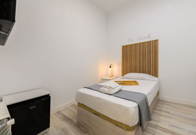 Chambres d'hôtes à Madrid - Shanghai : chambre avec confort et espaces communs Gran Vía-Madrid Chambres d'hôtes à Madrid - Shanghai : chambre avec confort et espaces communs Gran Vía-Madrid