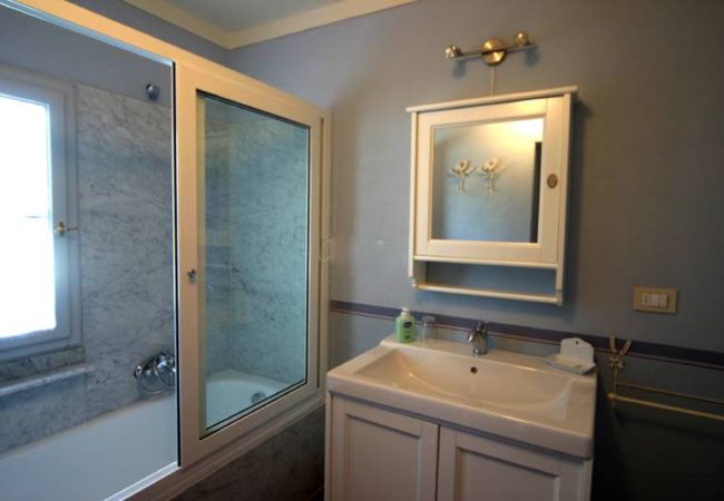 Villa à Lucca - Romantic Farmhouse with Oversize Panoramic Pool Villa à Lucca - Romantic Farmhouse with Oversize Panoramic Pool