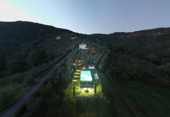 Villa à Lucca - Romantic Farmhouse with Oversize Panoramic Pool Villa à Lucca - Romantic Farmhouse with Oversize Panoramic Pool