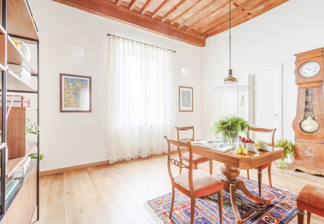 Appartement à Lucca - Historic and Contemporary 3 Bedrooms inside Lucca Appartement à Lucca - Historic and Contemporary 3 Bedrooms inside Lucca