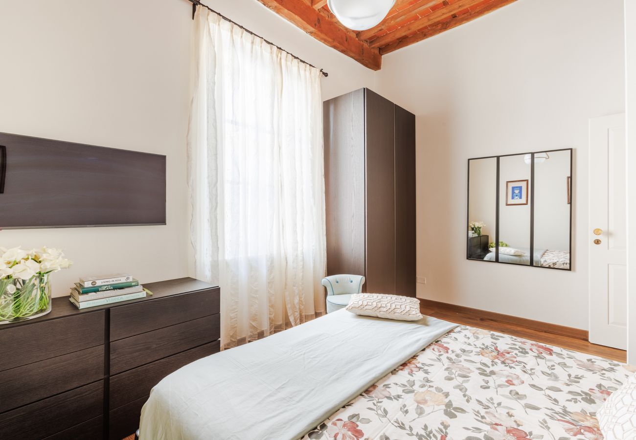 Appartement à Lucques - Historic and Contemporary 3 Bedrooms inside Lucca Appartement à Lucques - Historic and Contemporary 3 Bedrooms inside Lucca