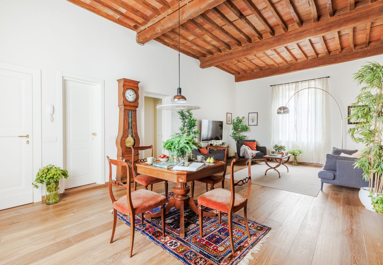 Appartement à Lucques - Historic and Contemporary 3 Bedrooms inside Lucca Appartement à Lucques - Historic and Contemporary 3 Bedrooms inside Lucca