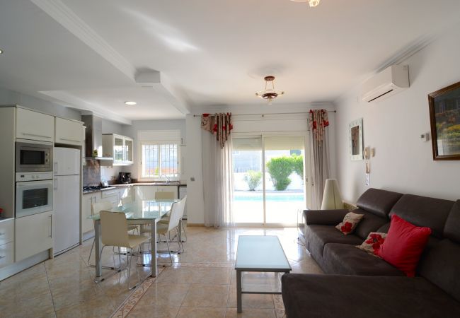 Villa a L'Escala - CASA PISCINA PRIVADA TERANYINA 3D Villa a L'Escala - CASA PISCINA PRIVADA TERANYINA 3D