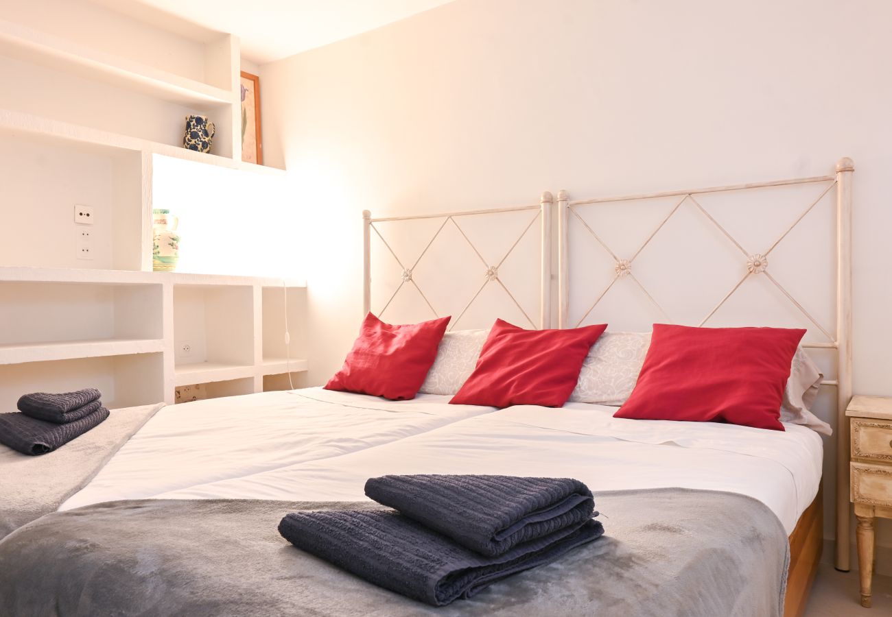 Appartamento a Madrid - GARDEN House Downtown MADRID CENTRO-IFEMA-AEROPUERTO. 2 ROOMS 6 PAX GARDEN Appartamento a Madrid - GARDEN House Downtown MADRID CENTRO-IFEMA-AEROPUERTO. 2 ROOMS 6 PAX GARDEN