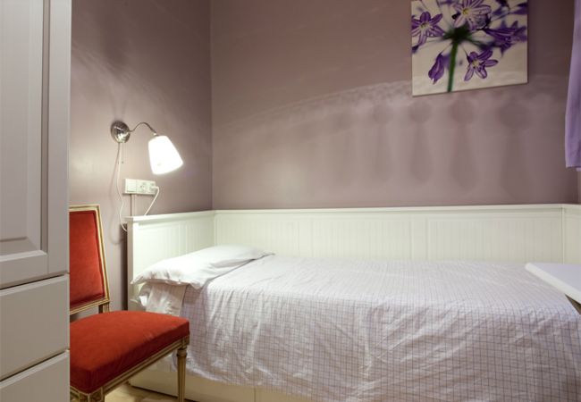 Appartamento a Barcelona - SANT ANTONI, piso bonito, tranquilo y muy bien situado en Barcelona centro. Appartamento a Barcelona - SANT ANTONI, piso bonito, tranquilo y muy bien situado en Barcelona centro.