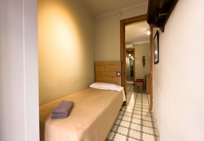 Appartamento a Barcelona - GRACIA BONAVISTA, piso en alquiler reformado y equipado en Barcelona centro Appartamento a Barcelona - GRACIA BONAVISTA, piso en alquiler reformado y equipado en Barcelona centro