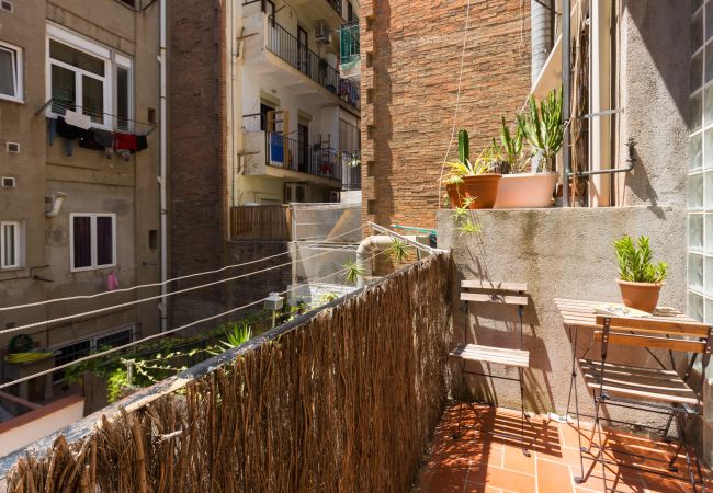 Appartamento a Barcelona - GRACIA SANT AGUSTÍ piso de 3 dormitorios en alquiler por días en Barcelona centro, Gracia Appartamento a Barcelona - GRACIA SANT AGUSTÍ piso de 3 dormitorios en alquiler por días en Barcelona centro, Gracia